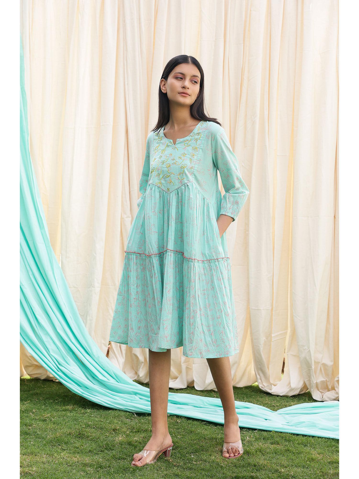 three fourth aqua sleeve quarter dress