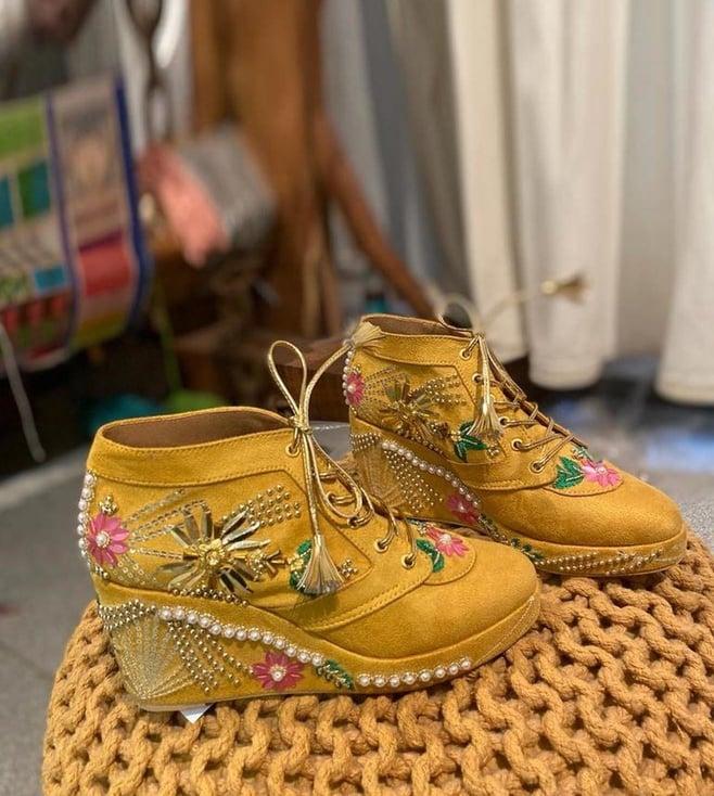 tiesta mustard wedge sneakers