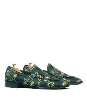 tiger print round-toe slip-on shoes