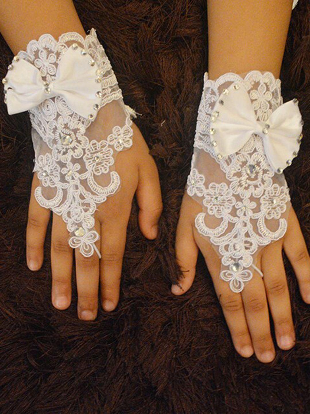 tipy tipy tap girls self-designed fingerless lace gloves