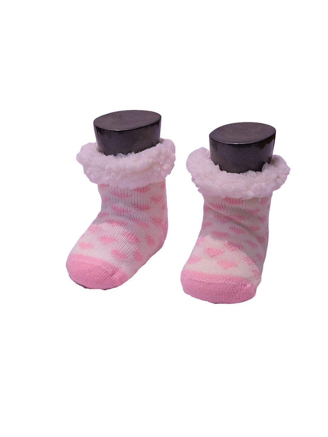 tipy tipy tap kids patterned above ankle-length socks