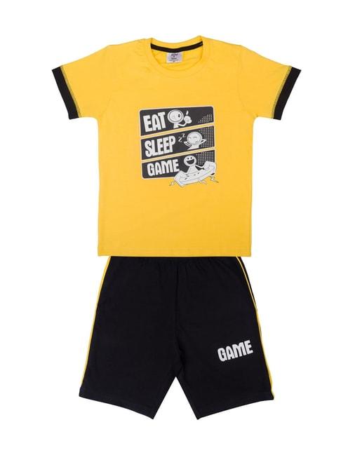 todd-n-teen-kids-printed-yellow-&-black-t-shirt-with-shorts
