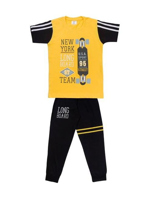 todd n teen kids printed yellow & black t-shirt with joggers