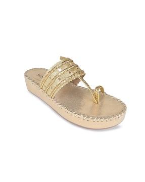 toe-ring flat sandals