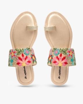 toe-ring flat sandals