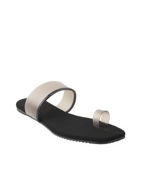 toe-ring flat sandals
