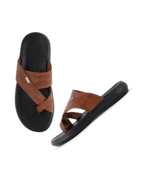toe-ring flip-flops with metal accent