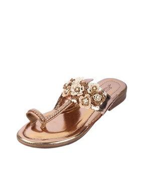 toe-ring sandals with embellished detail