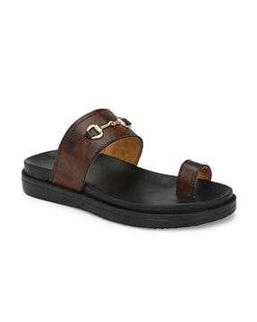 toe-ring sandals with metal accent