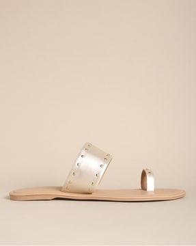 toe-ring sandals with metal accent