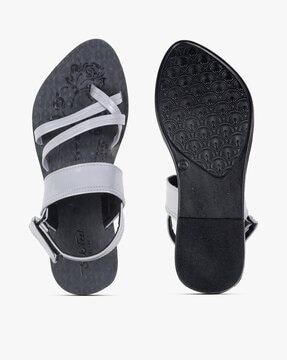 toe-ring sandals with velcro fastening