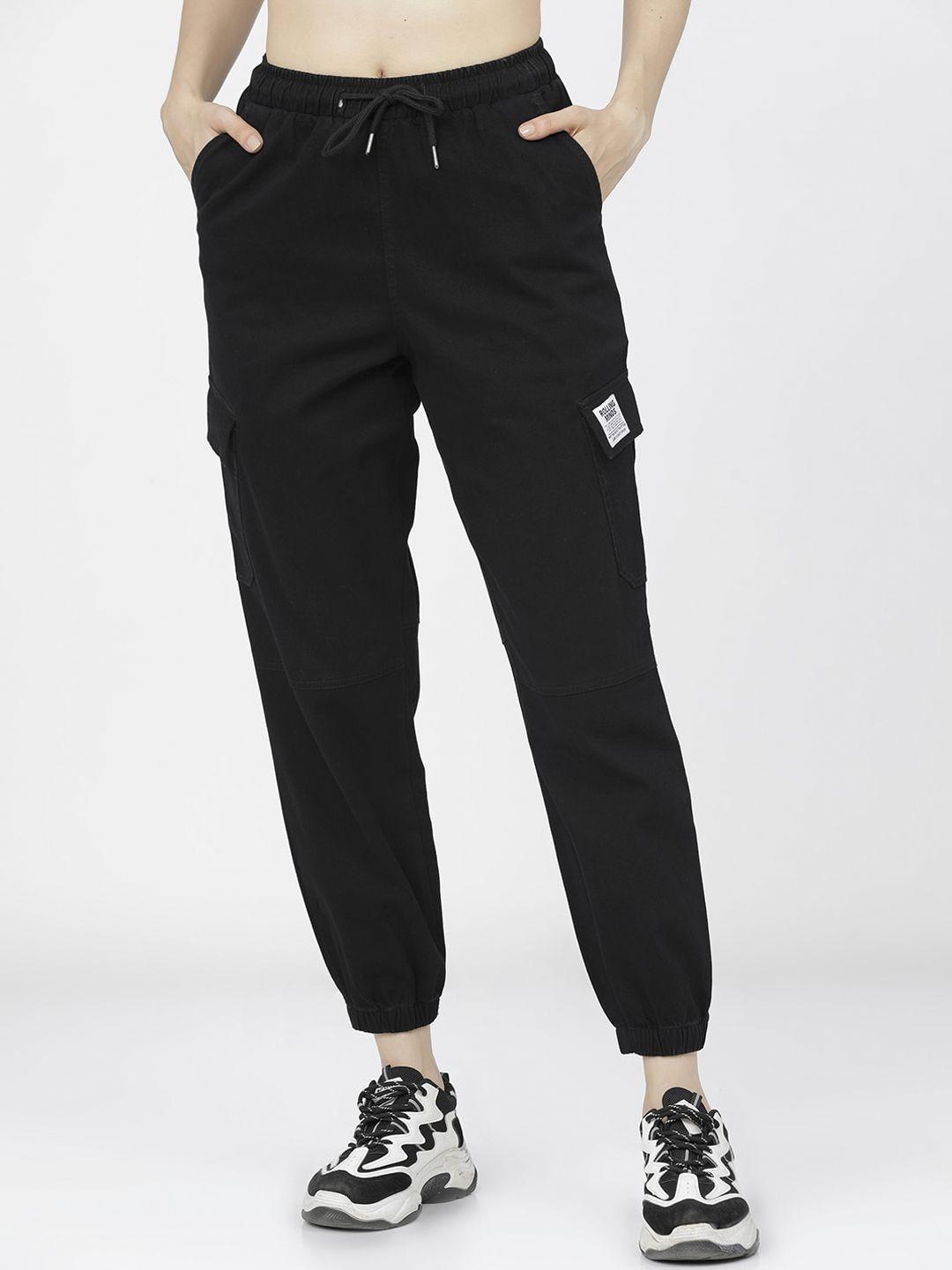 tokyo talkies women black tapered fit easy wash joggers trousers