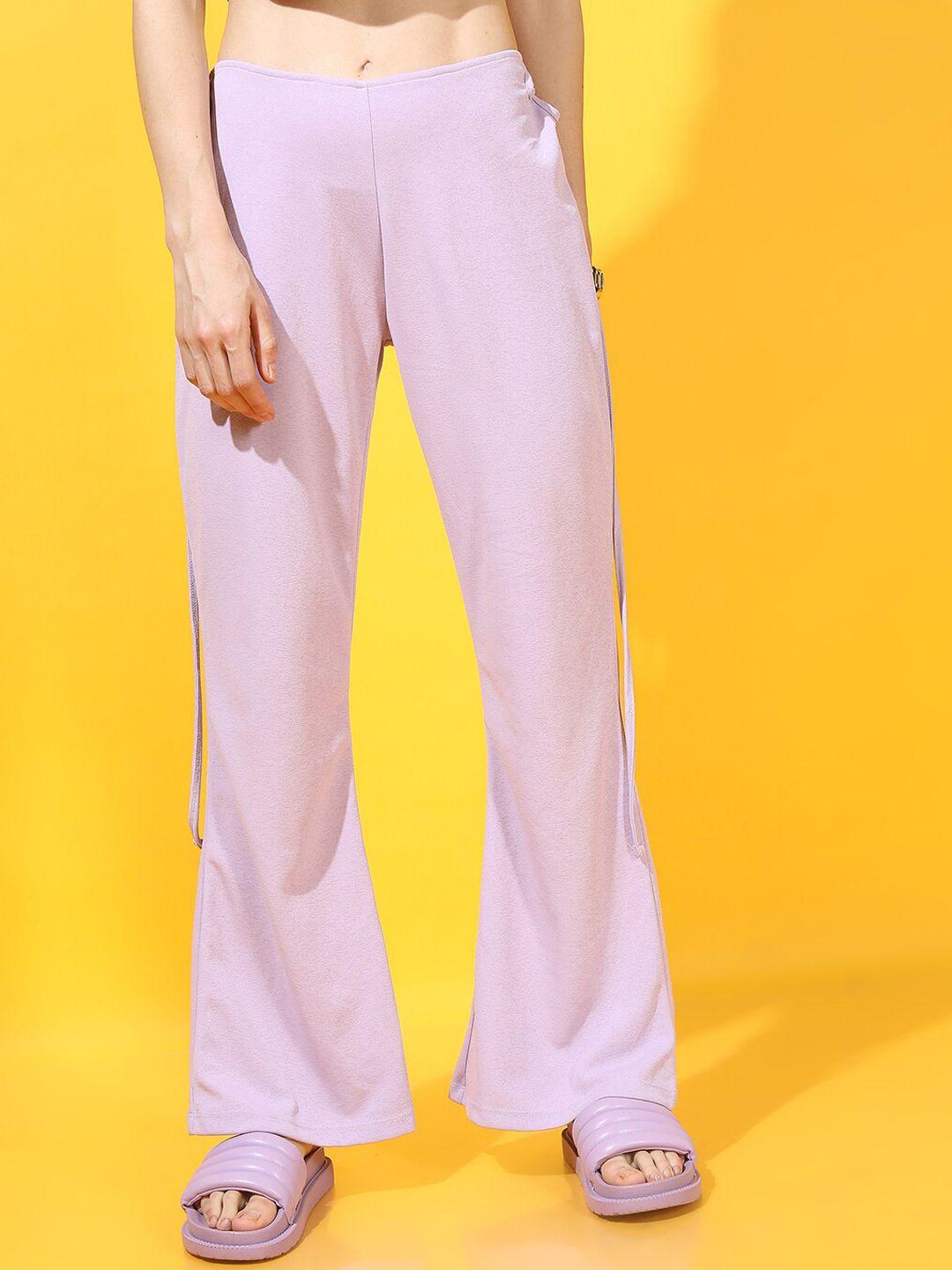 tokyo talkies women lavender solid regular flared trousers