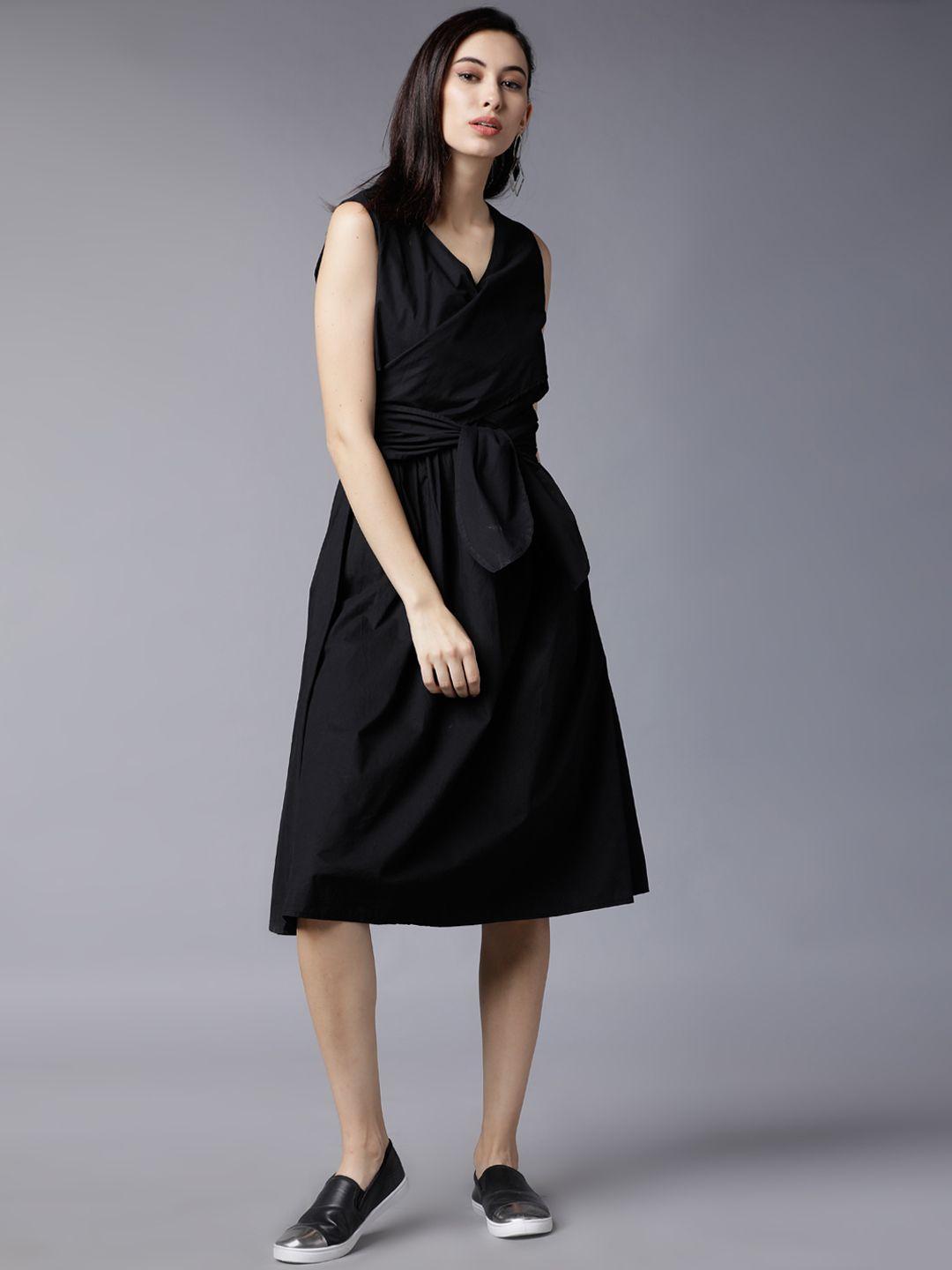 tokyo talkies women black solid fit and flare dress