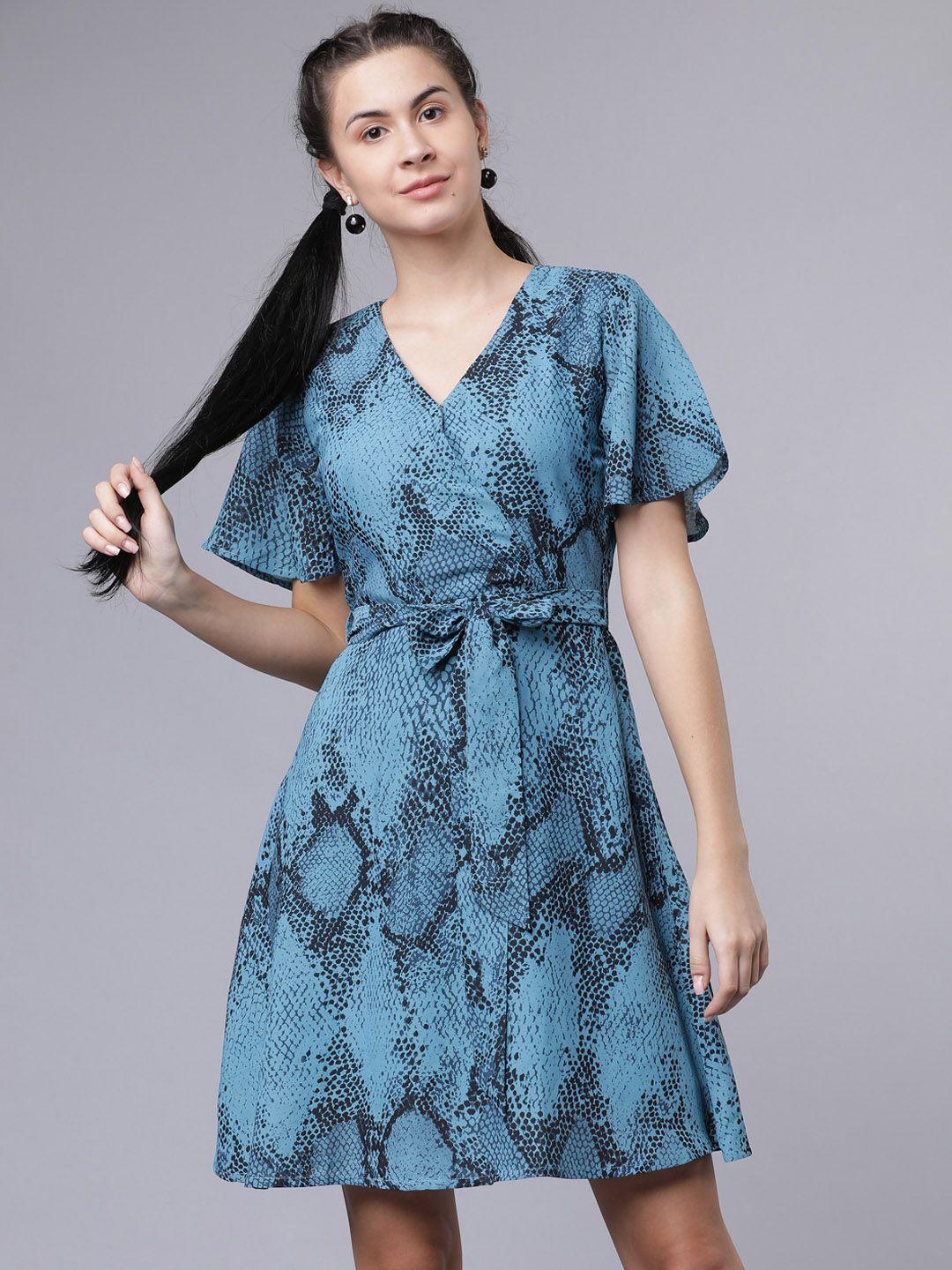 tokyo talkies women blue snakeskin printed wrap dress