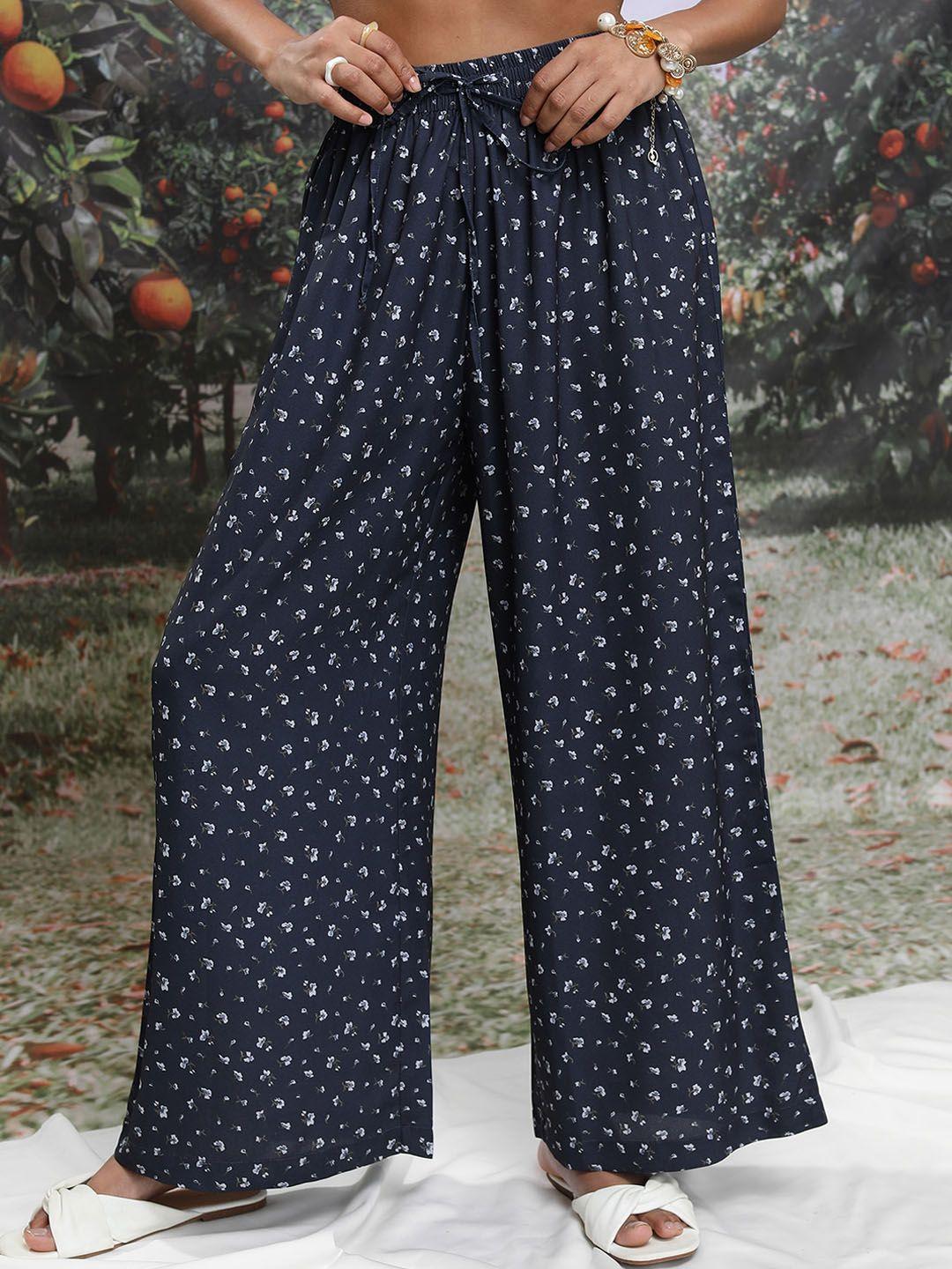 tokyo talkies women floral printed flared parallel trousers