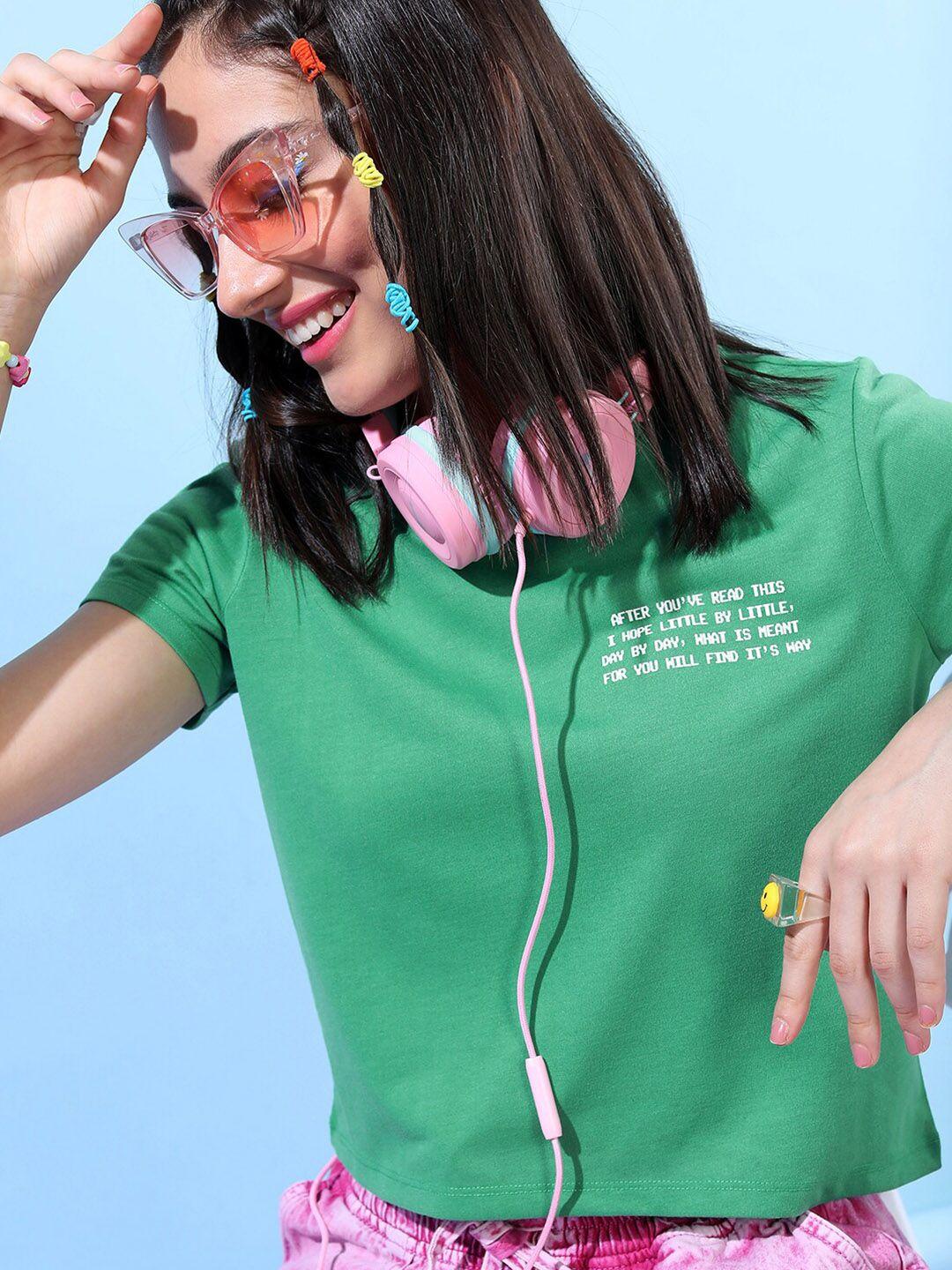 tokyo talkies women green & white printed slim fit t-shirt