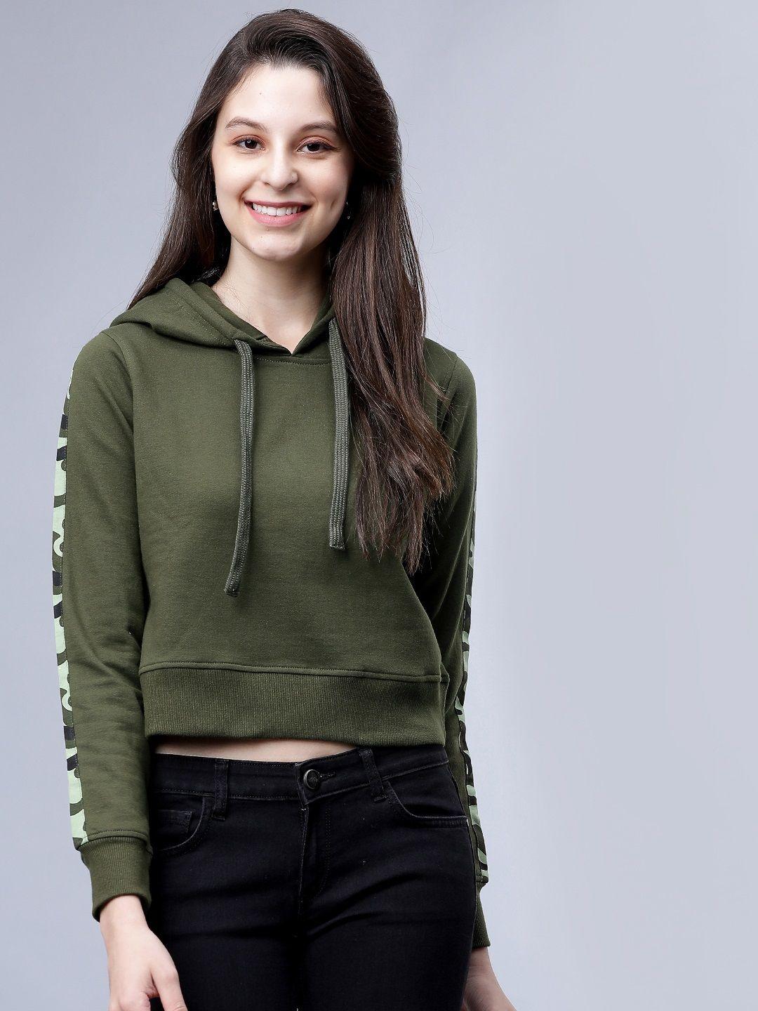 tokyo talkies women green solid hooded crop sweatshirt