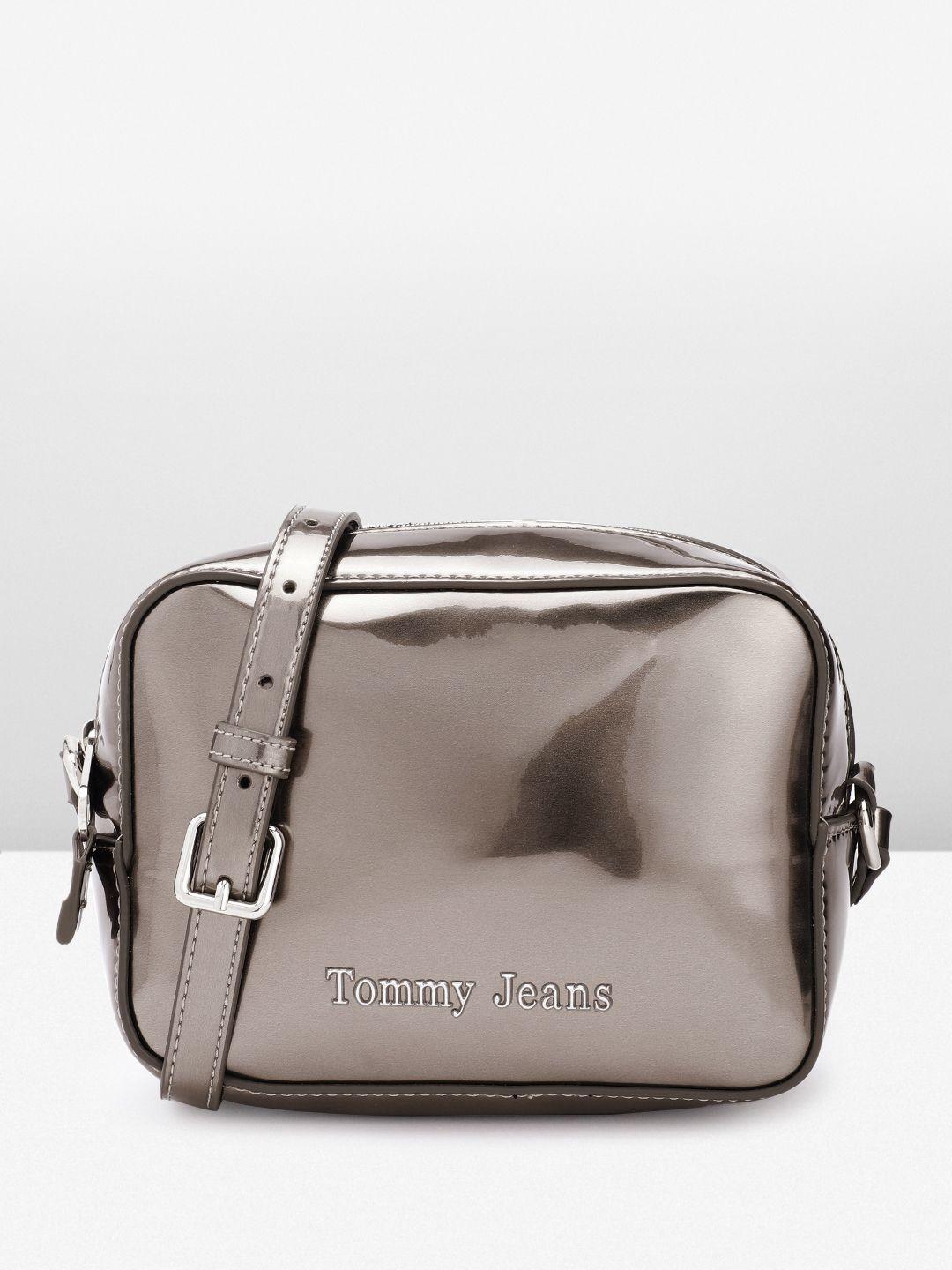 tommy hilfiger glossy-finish structured sling bag