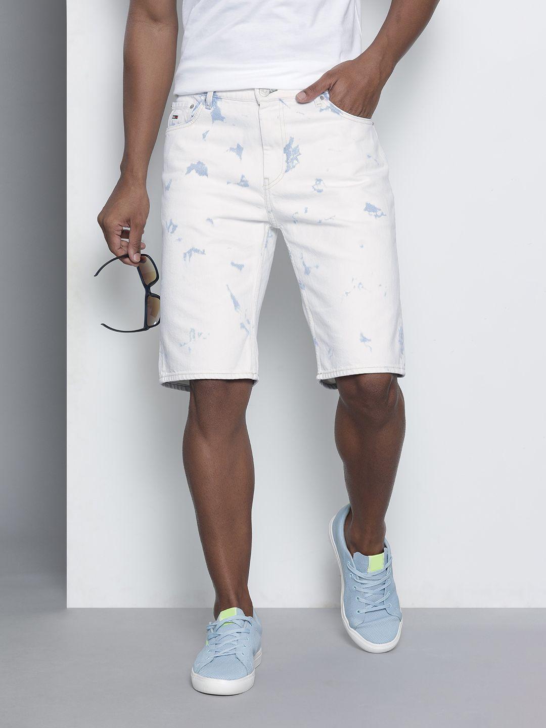 tommy hilfiger men white & blue printed denim shorts