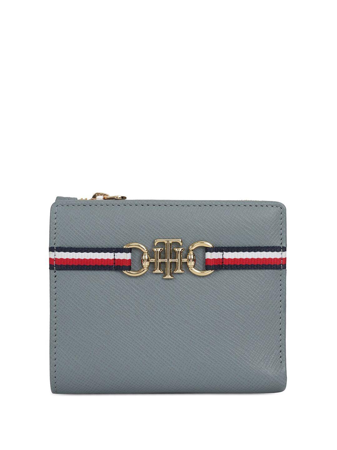 tommy hilfiger women textured leather two fold wallet