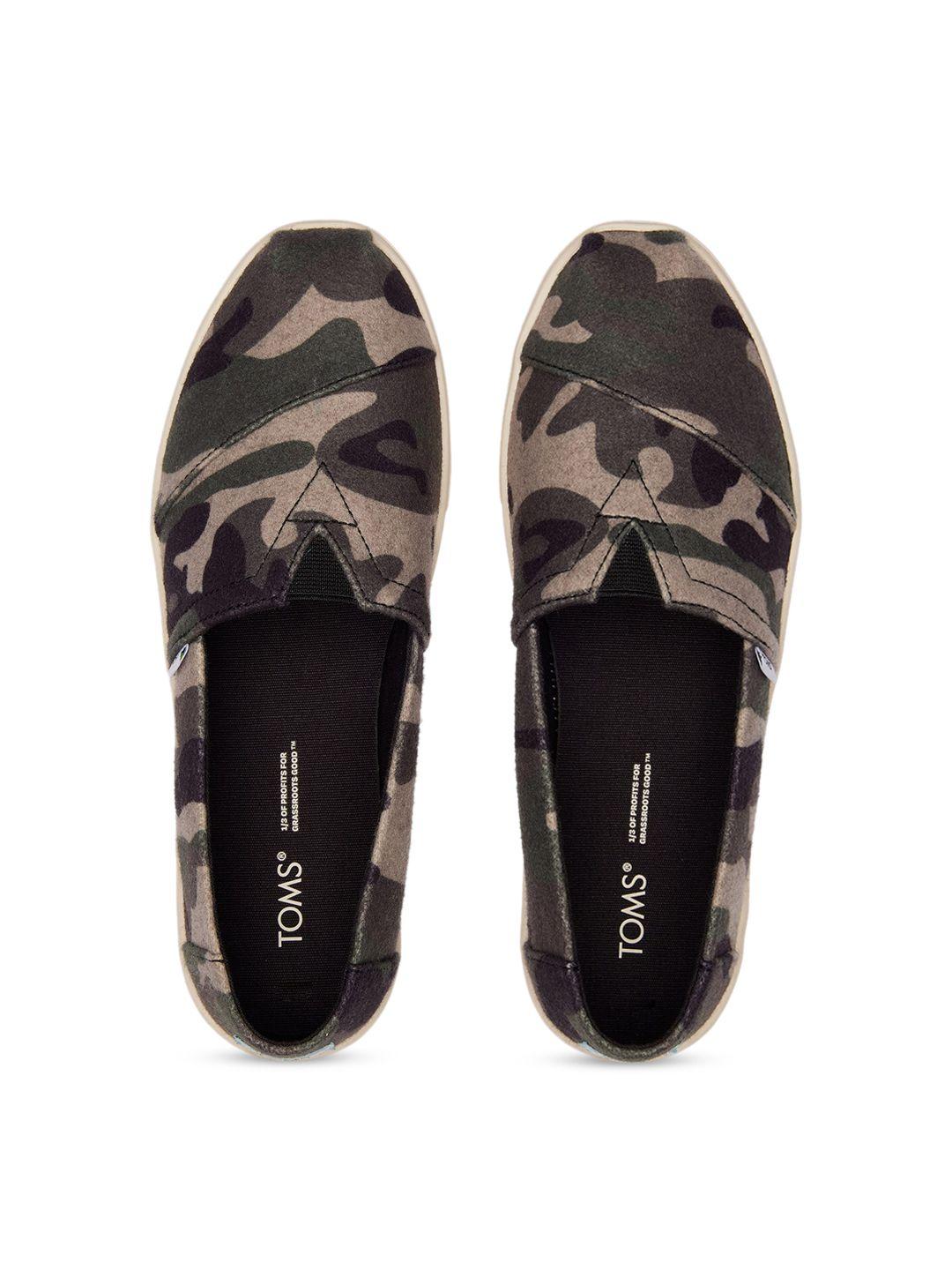 toms women printed slip-on sneakers