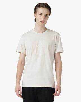 tone-on tone logo half sleeves crew-neck regular fit t-shirt