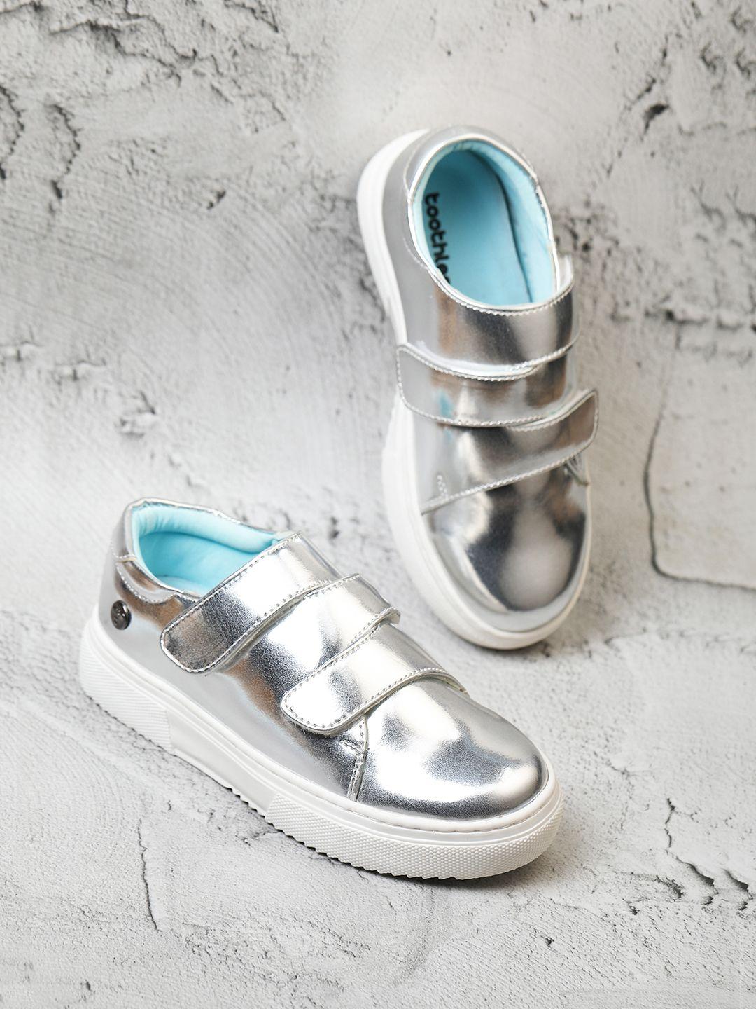 toothless girls silver casual shoes