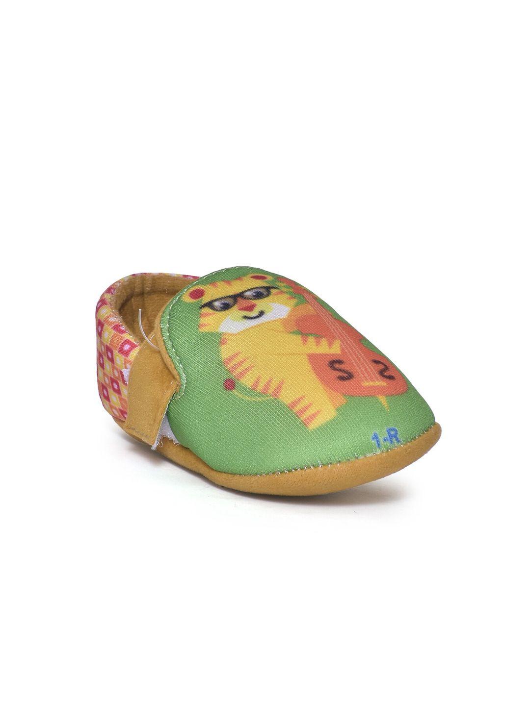 toothless infants green & yellow printed booties