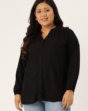 top with raglan sleeves