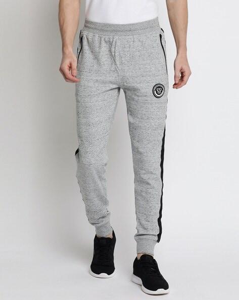 track pants with drawstring fastening