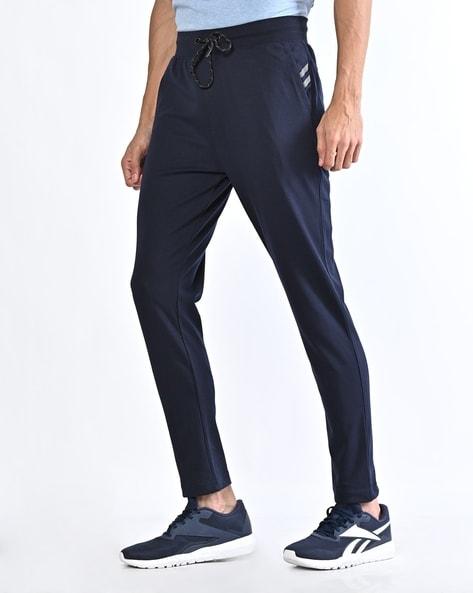 track pants with drawstring fastening