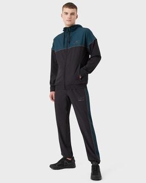 training tracksuit with patch logo