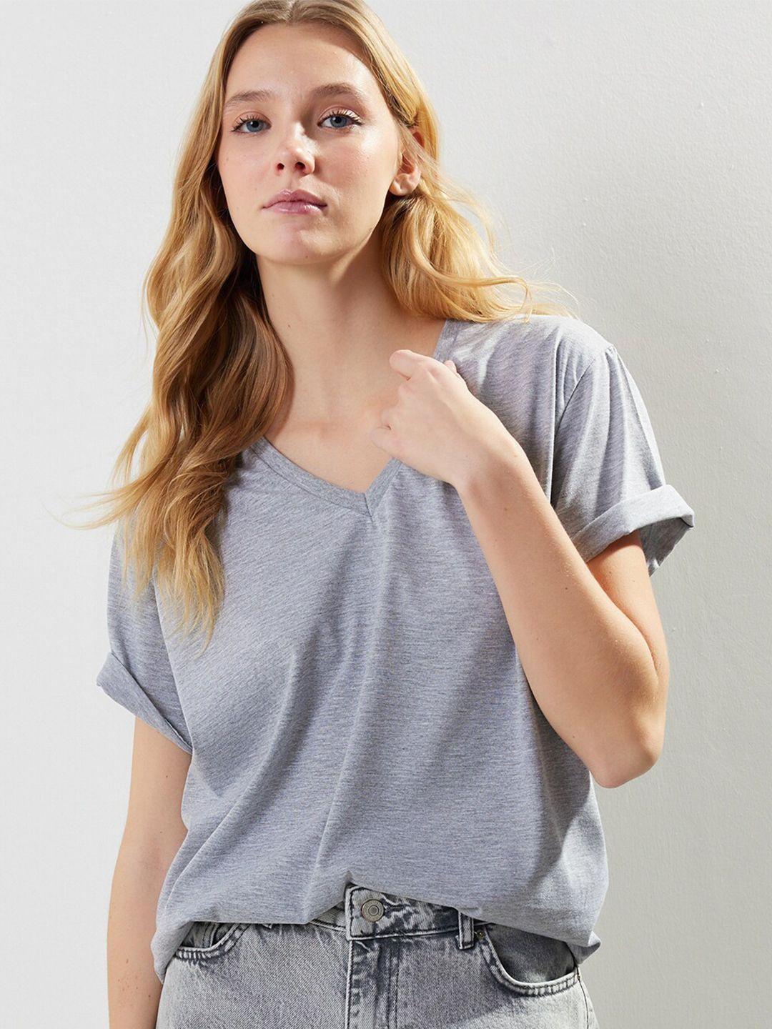 trendyol v-neck drop-shoulder sleeves t-shirt