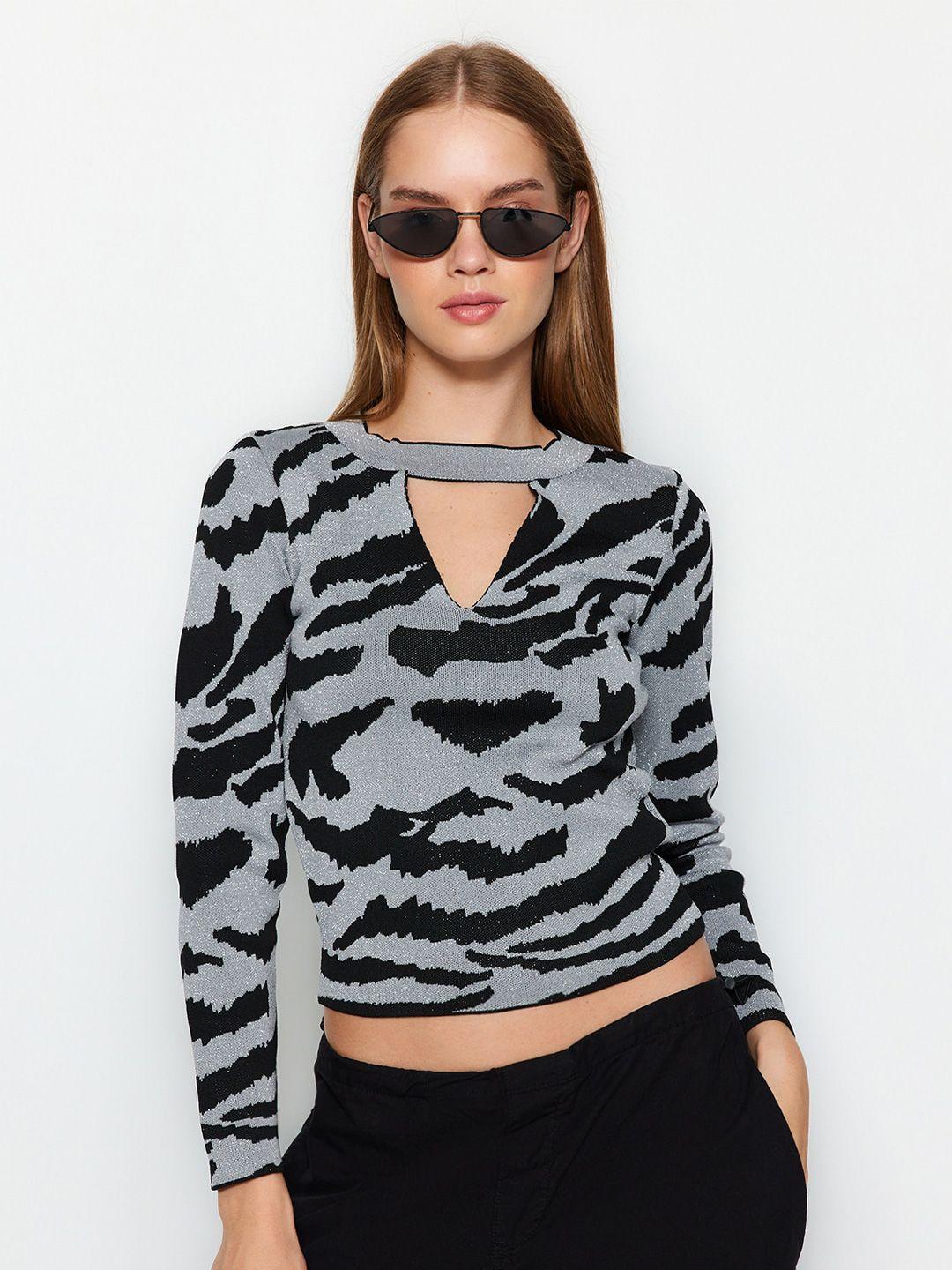 trendyol abstract printed round neck crop pullover