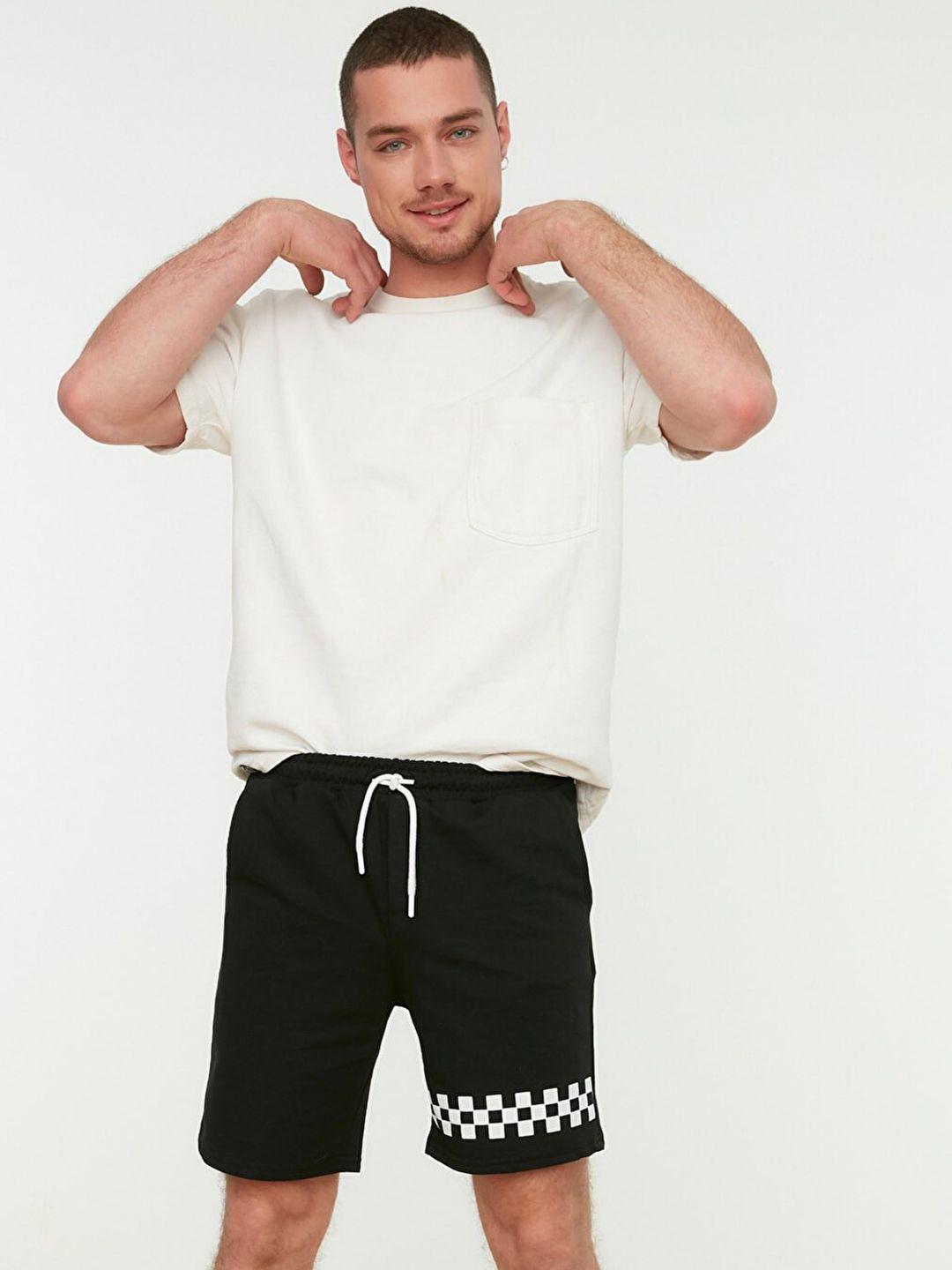 trendyol men black& white printed shorts