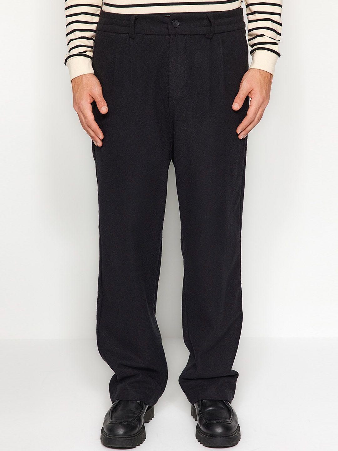 trendyol men regular fit mid-rise plain formal trousers