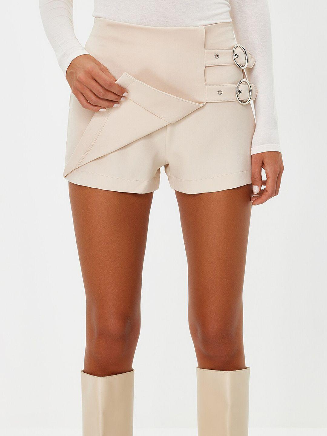 trendyol mid-rise straight mini skorts with buckle detail