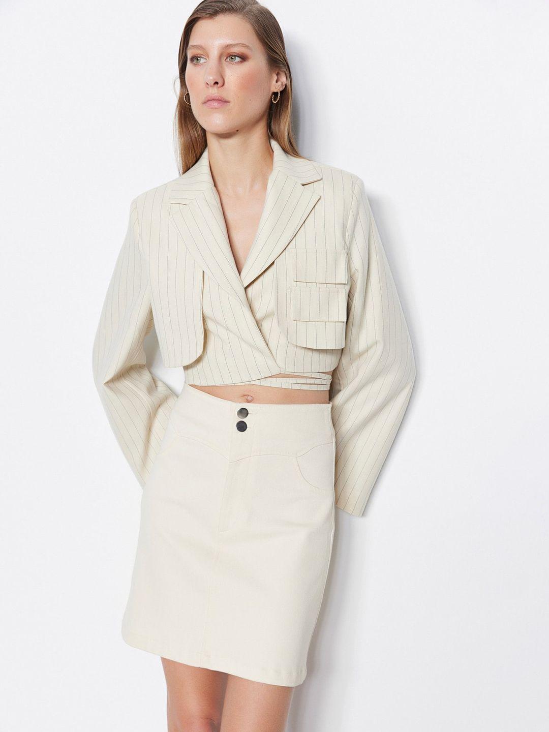 trendyol striped notched lapel collar cropped single-breasted blazer