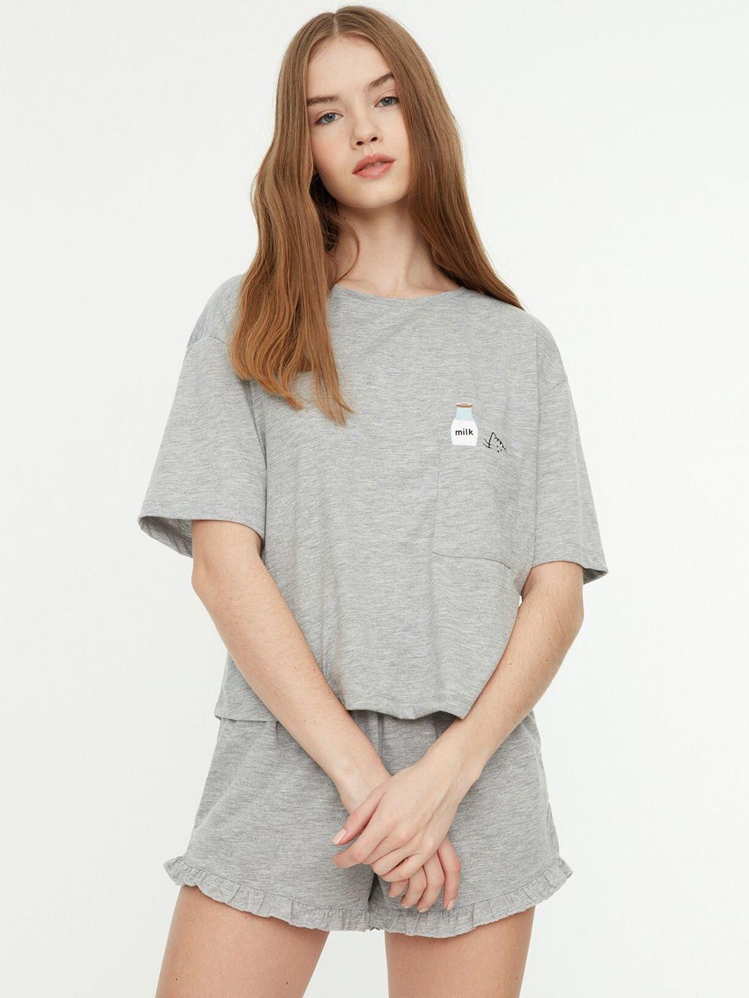 trendyol t-shirt with shorts knitted night suits