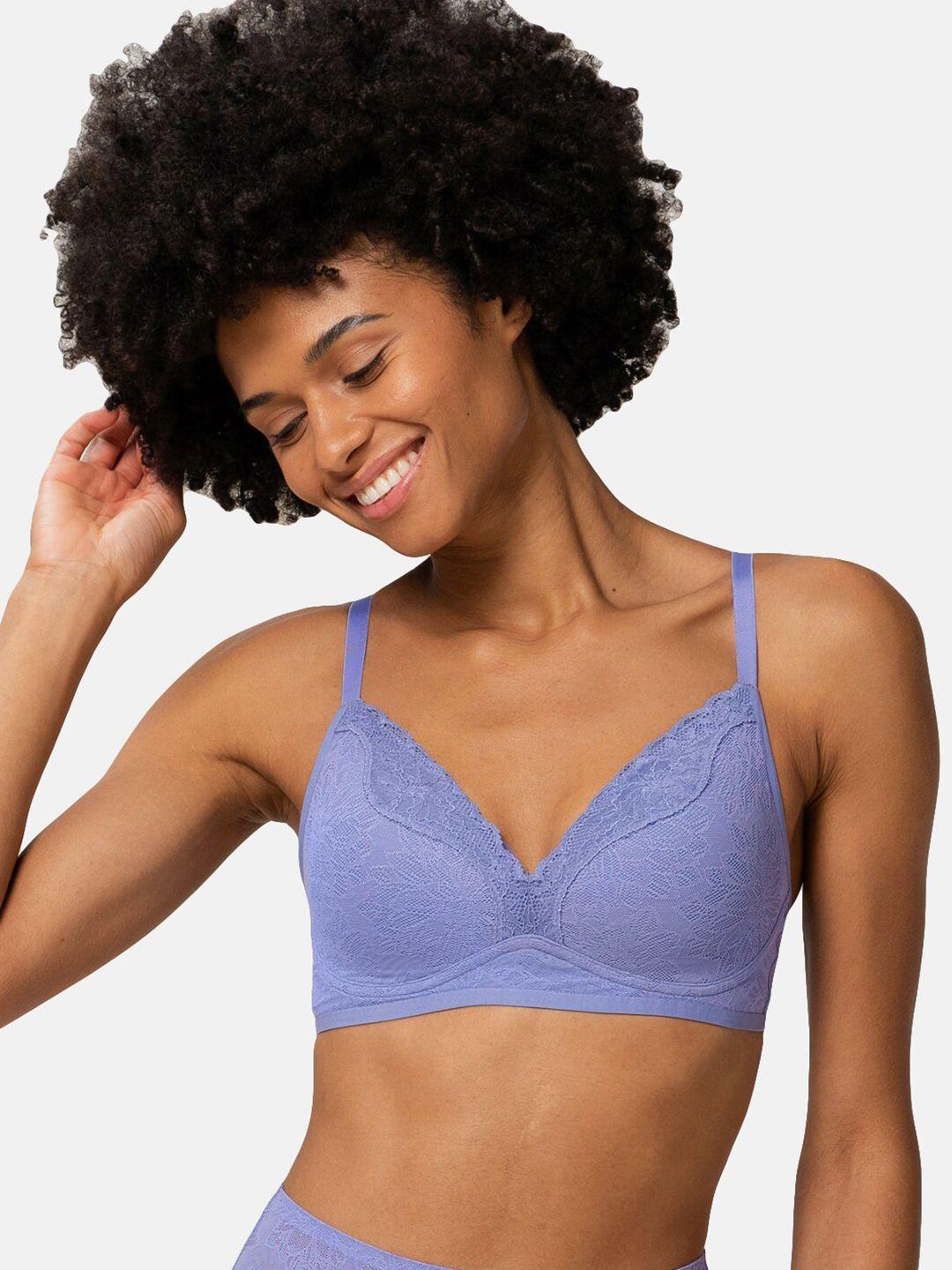 triumph self design lightly padded ultrasmart 4d technology fit all day comfort plunge bra