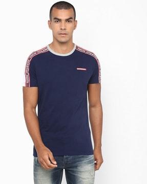 trophy classic crew-neck t-shirt with contrast stripes