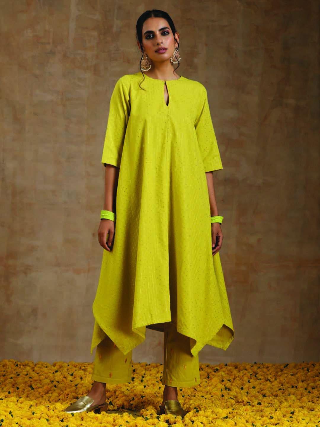 truebrowns woven design pure cotton kurta with trousers