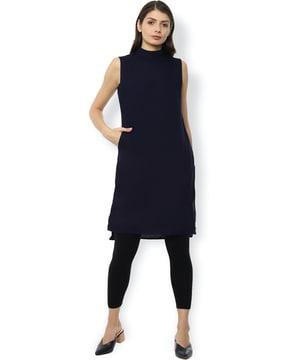 tunic with insert pockets