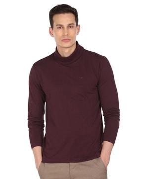 turtle-neck t-shirt with embroidery logo