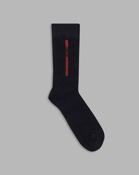 typographic print ankle-length socks