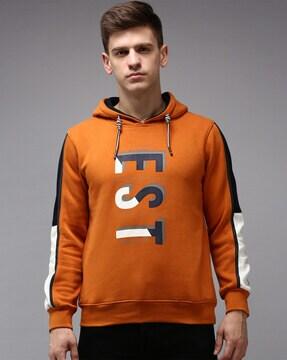 typographic pattern hoodie with ribbed hems