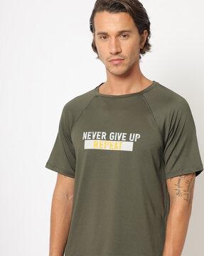 typographic print crew-neck t-shirt with raglan sleeves