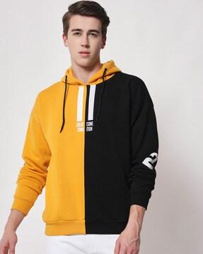 typographic print hoodie with drawstrings