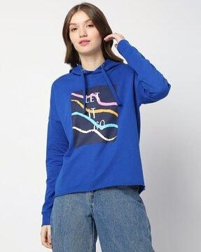 typographic print hoodie with ribbed hem